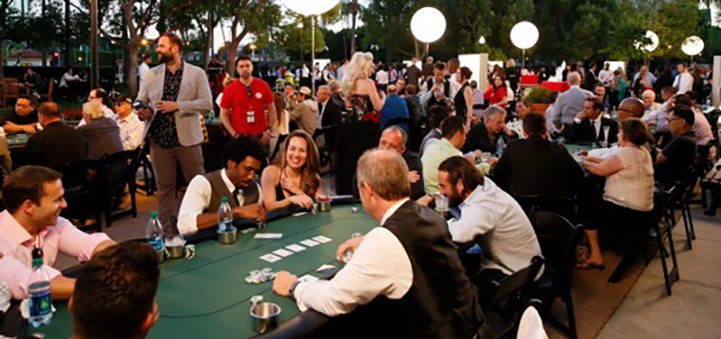 Poker tournaments deals